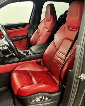 Porsche Cayenne cena 399000 przebieg: 74921, rok produkcji 2019 z Goniądz małe 781